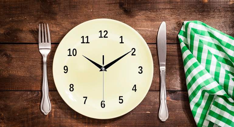 Plato-con-reloj-